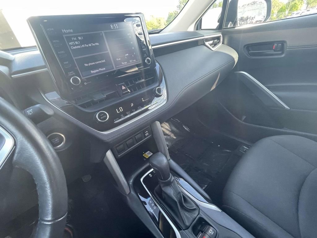 Used 2022 Toyota Corolla Cross LE AWD/4WD image 29
