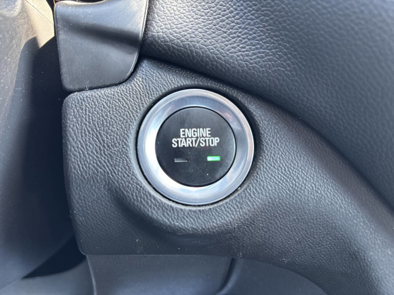 Used 2020 Chevrolet Equinox LT image 28