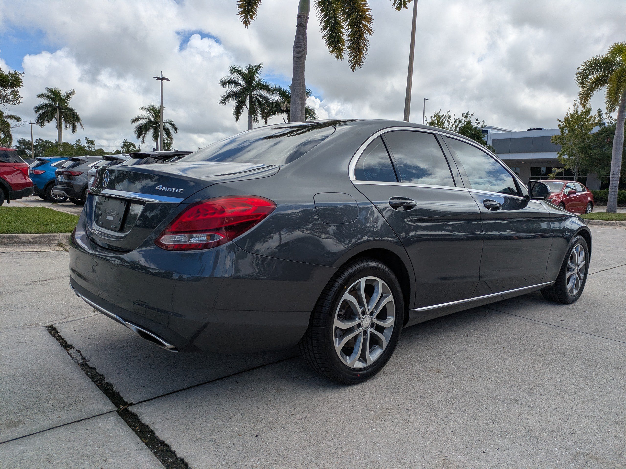 Used 2015 Mercedes-Benz C 300 4MATIC Sedan image 4