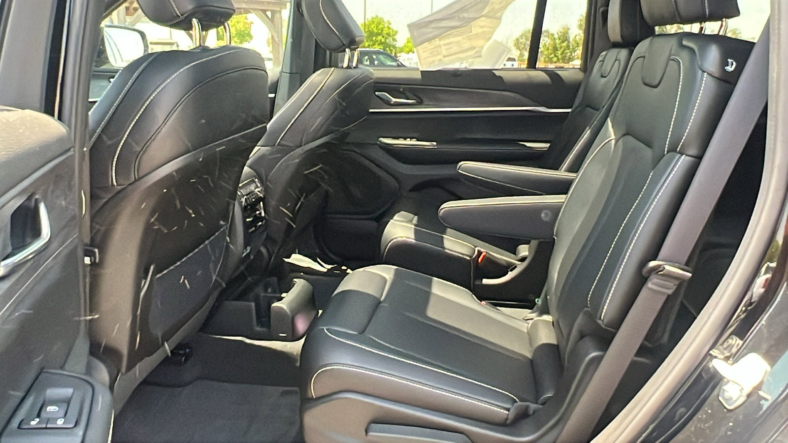 New 2025 Jeep Grand Cherokee L Limited w/ Luxury Tech Group II image 19