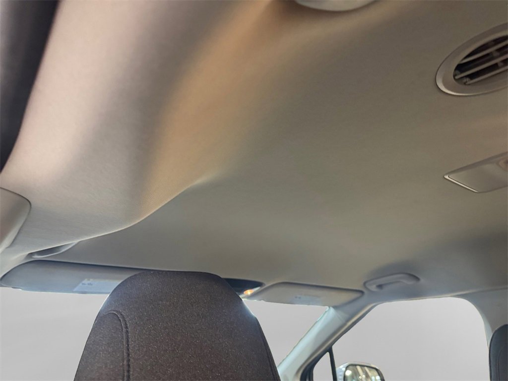 Used 2023 Kia Carnival LX image 23