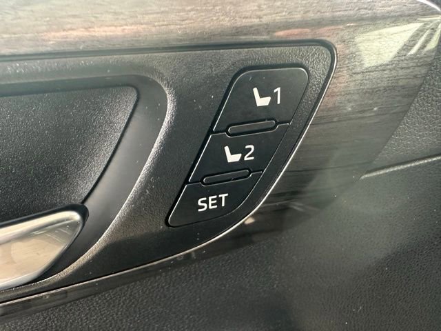 Used 2023 Toyota Highlander Platinum image 34