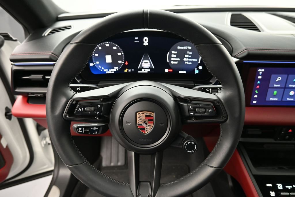 Certified 2025 Porsche Macan 4S Electric AWD/4WD image 19