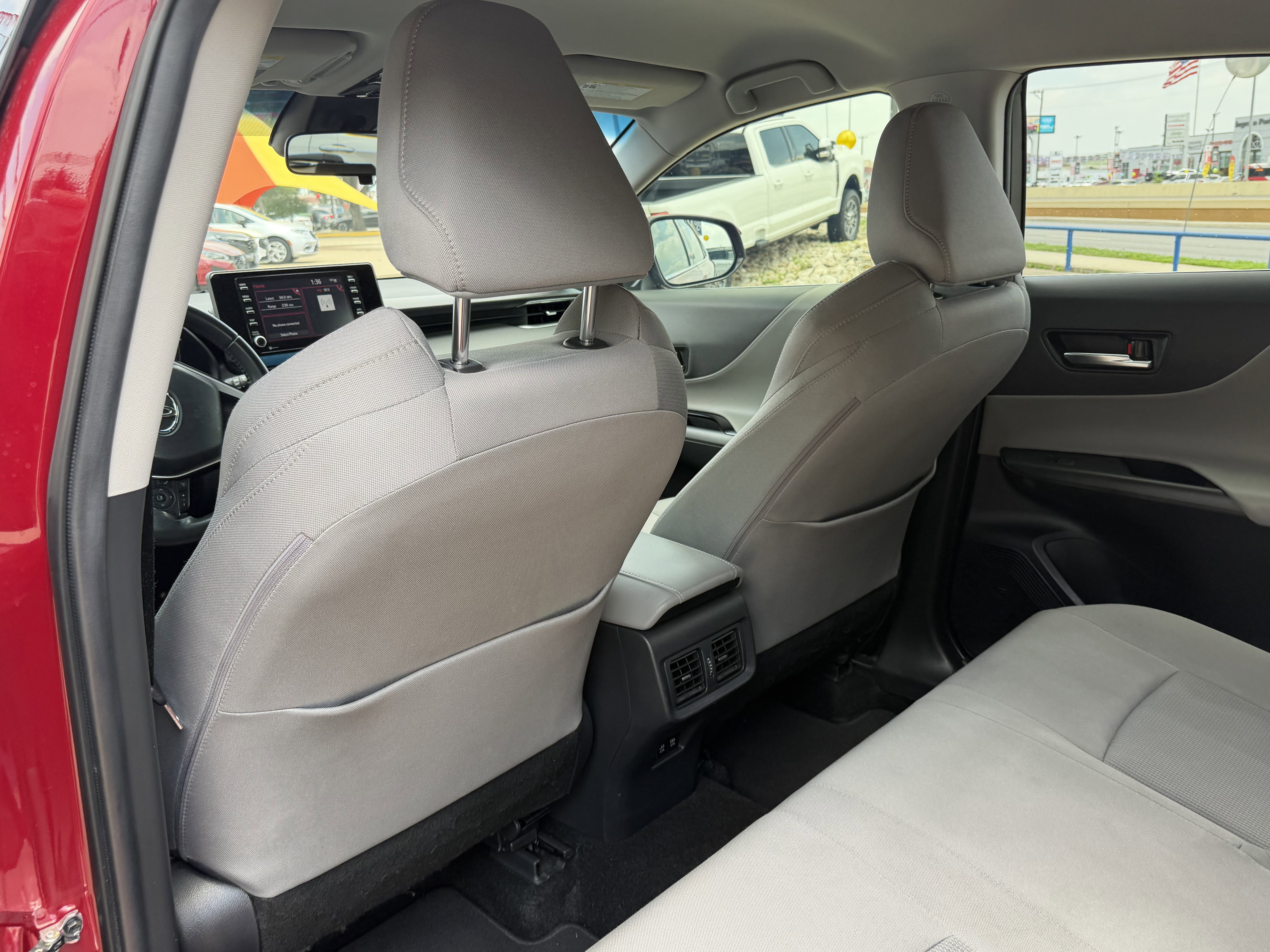 Used 2021 Toyota Venza LE AWD/4WD image 12