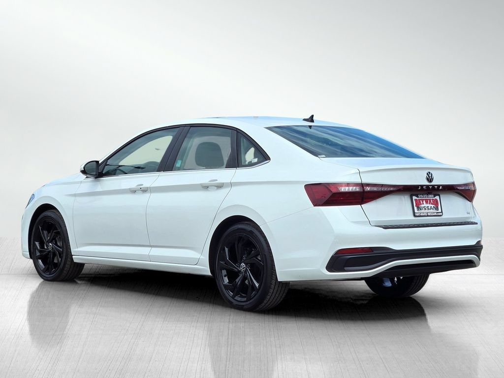 Used 2025 Volkswagen Jetta SE FWD image 7