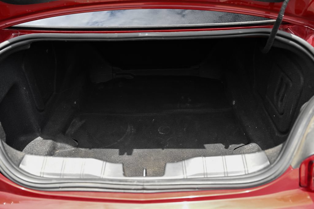 Used 2021 Chevrolet Camaro LT RWD image 31