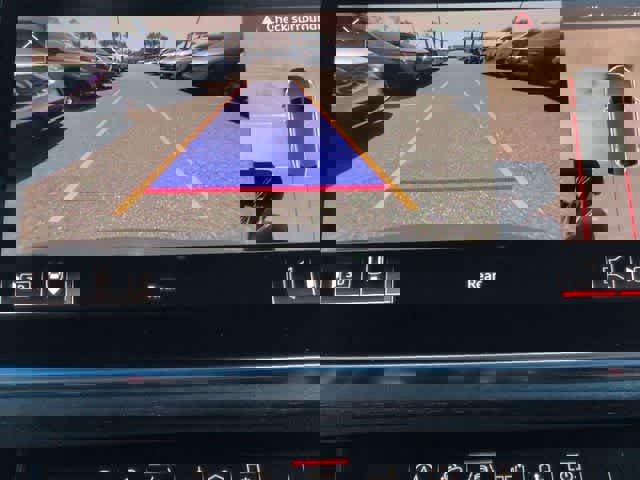 Used 2019 Audi Q8 Premium Plus w/ Premium Plus image 32