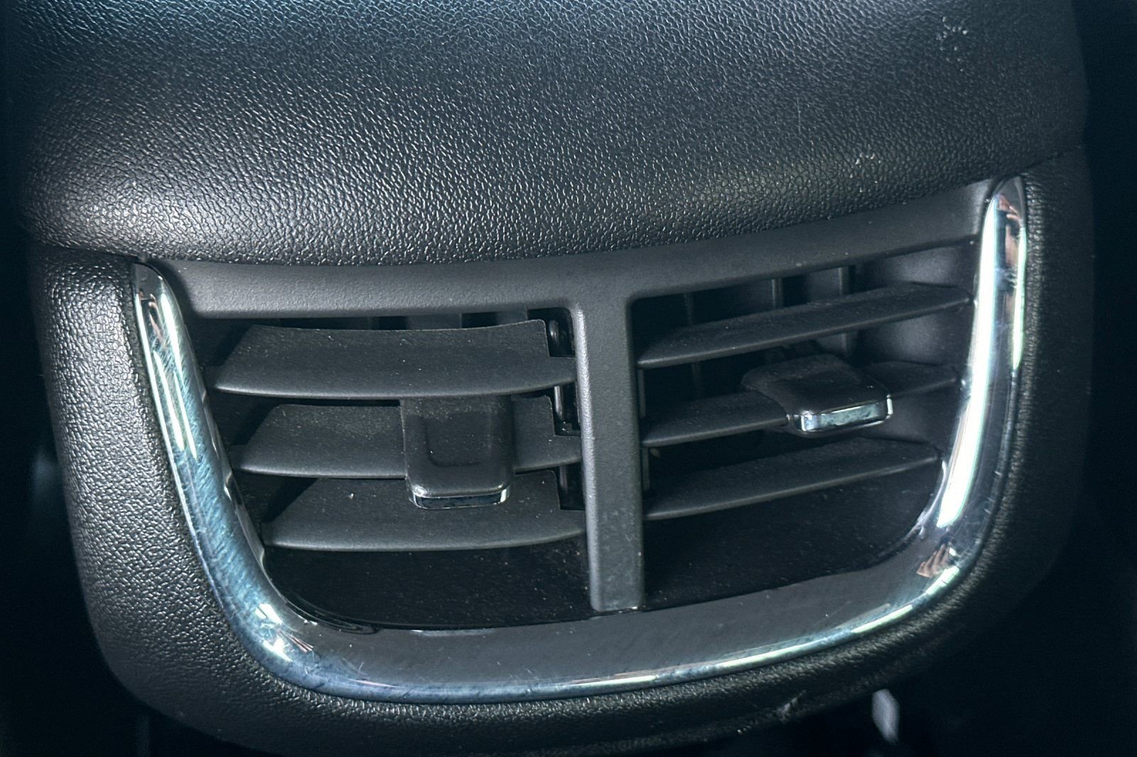 Used 2024 Chevrolet Malibu LT FWD image 14