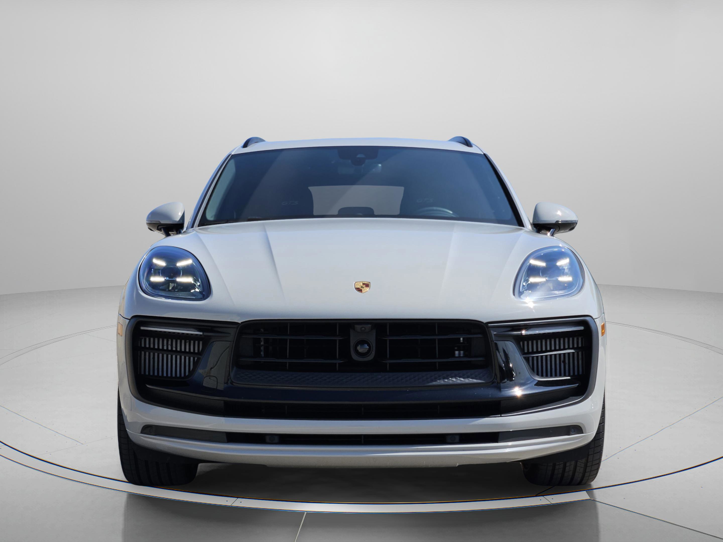 Certified 2024 Porsche Macan GTS image 9
