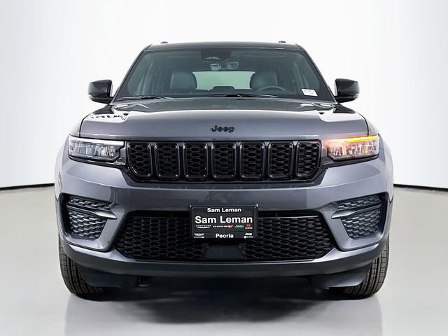 New 2025 Jeep Grand Cherokee Altitude image 2