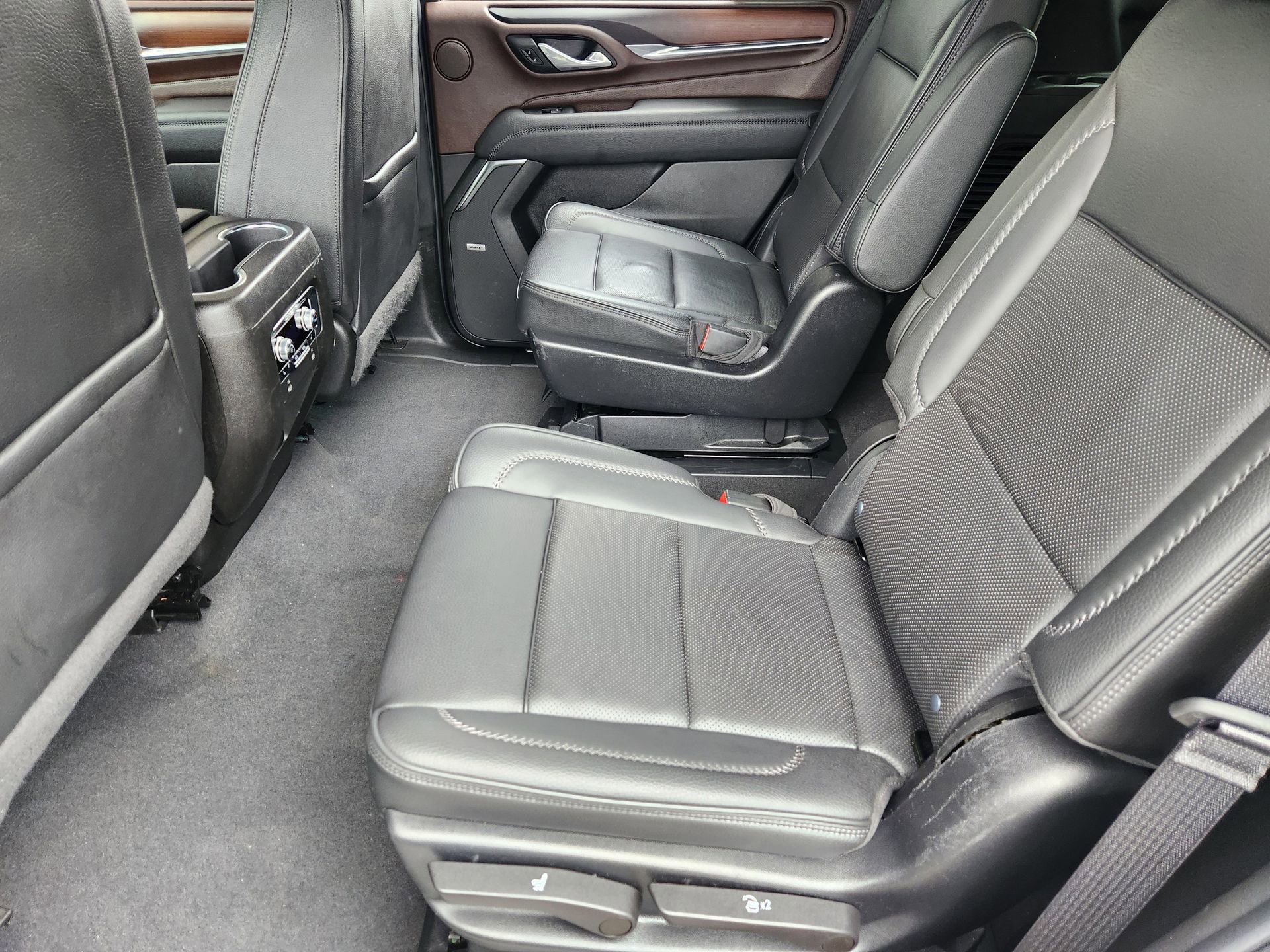 Used 2022 GMC Yukon Denali image 30