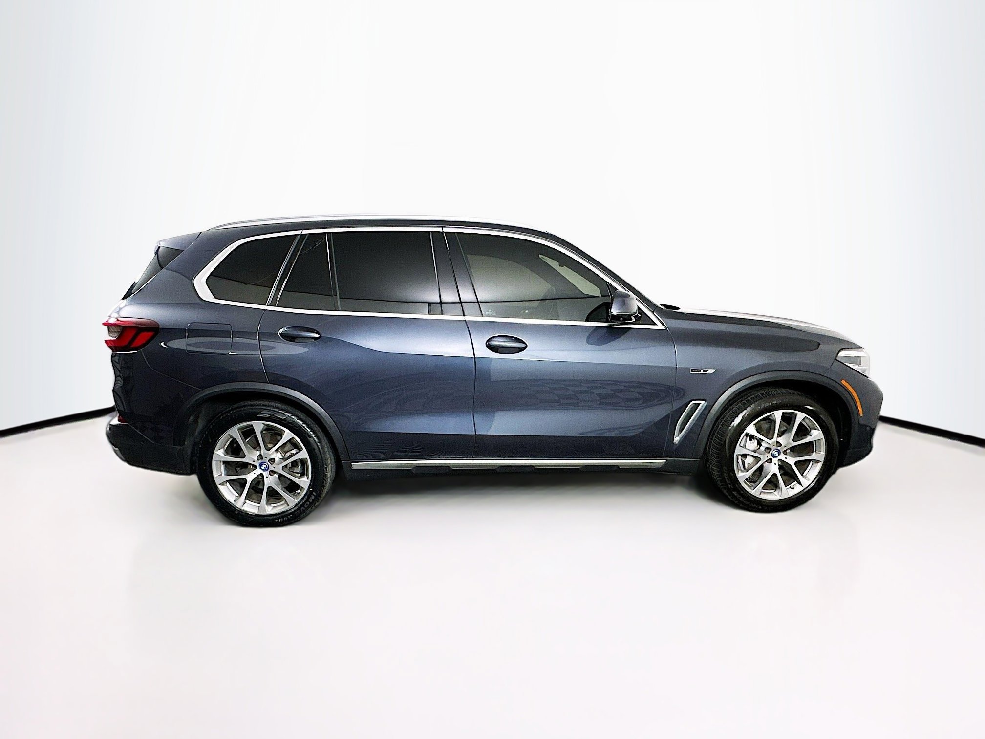Used 2022 BMW X5 xDrive45e w/ Premium Package AWD/4WD image 10