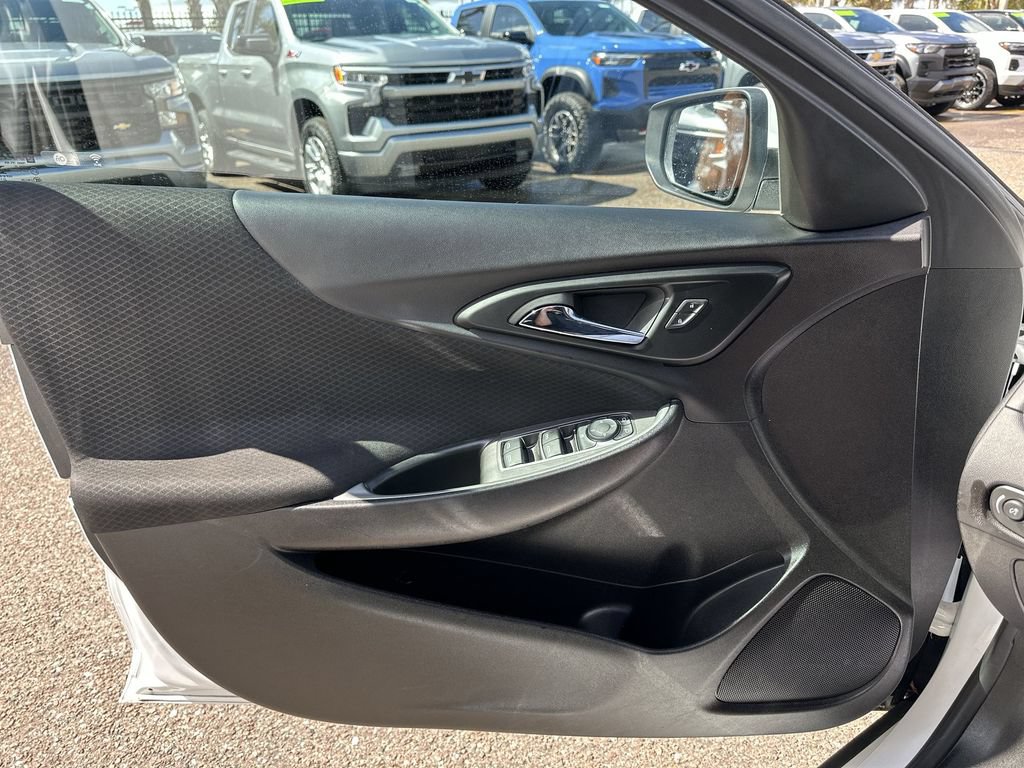 Used 2024 Chevrolet Malibu LT FWD image 30