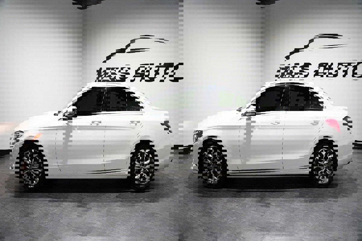 Used 2017 Mercedes-Benz C 300 Sedan image 3