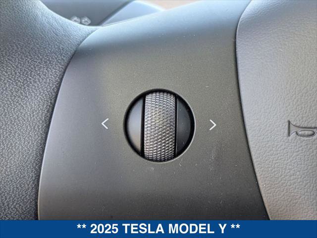 Used 2025 Tesla Model Y Long Range image 14
