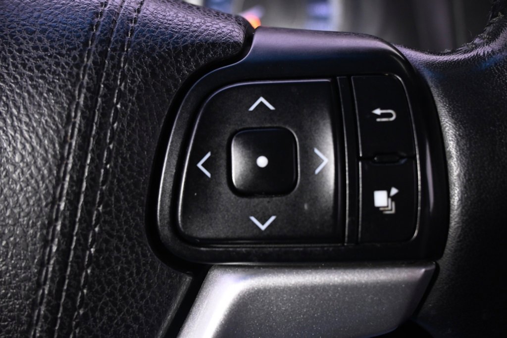 Used 2017 Toyota Sienna Limited Premium image 35