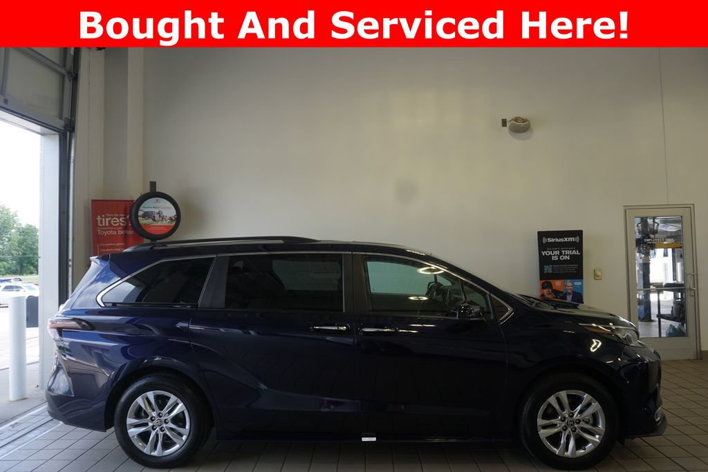 Used 2024 Toyota Sienna XLE w/ XLE Plus Package AWD/4WD image 2