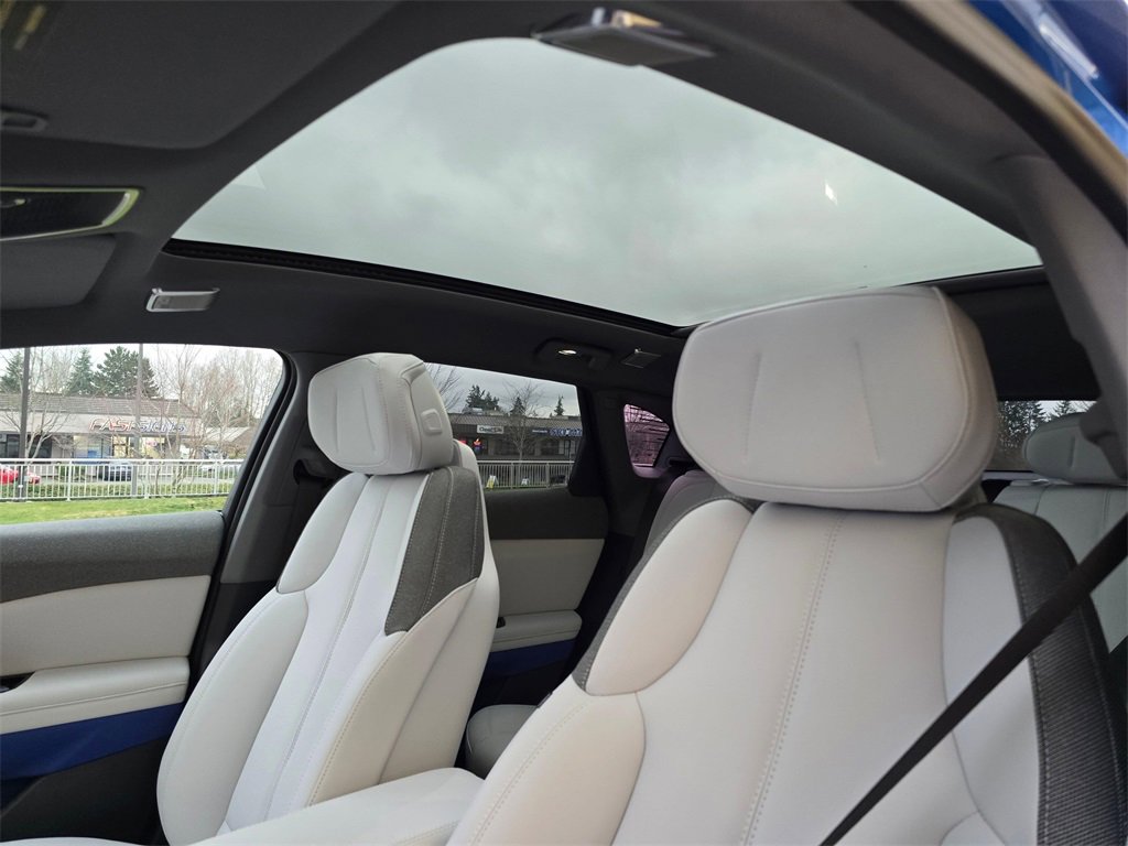 New 2026 Cadillac Optiq Luxury 1 image 22