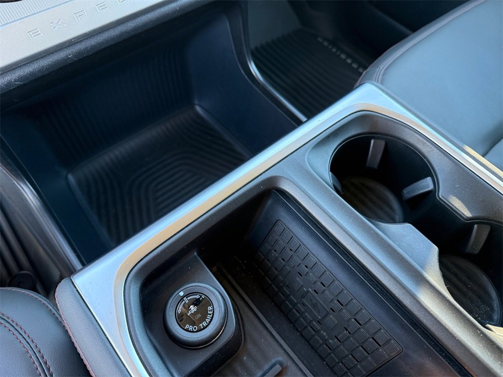 Used 2025 Ford Expedition Active image 24