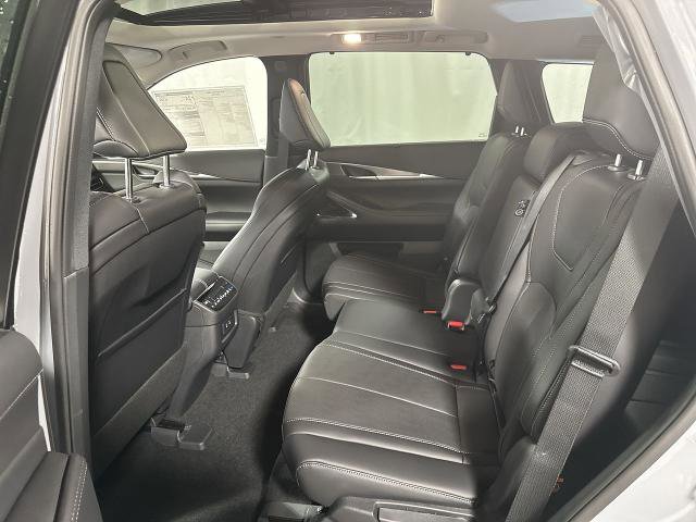 Certified 2026 INFINITI QX60 Luxe w/ Cargo Package AWD/4WD image 5
