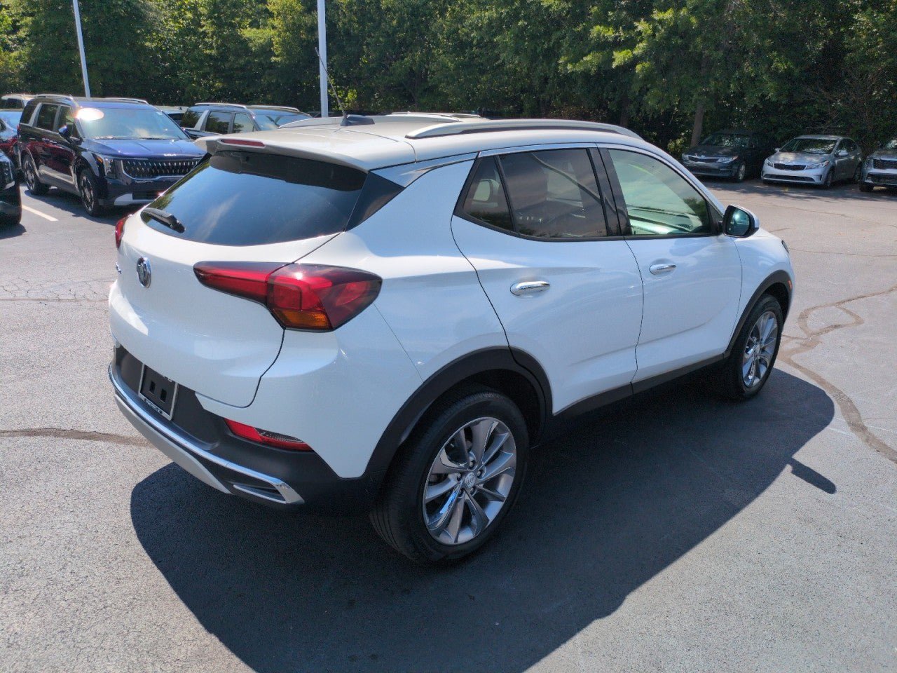 Used 2022 Buick Encore GX Essence w/ Experience Buick Package AWD/4WD image 7