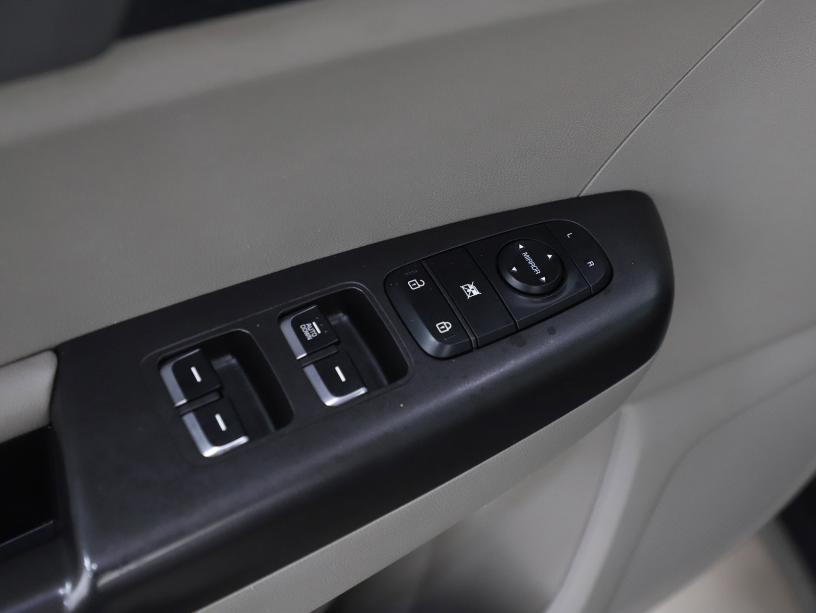 Used 2017 Kia Sportage LX image 19