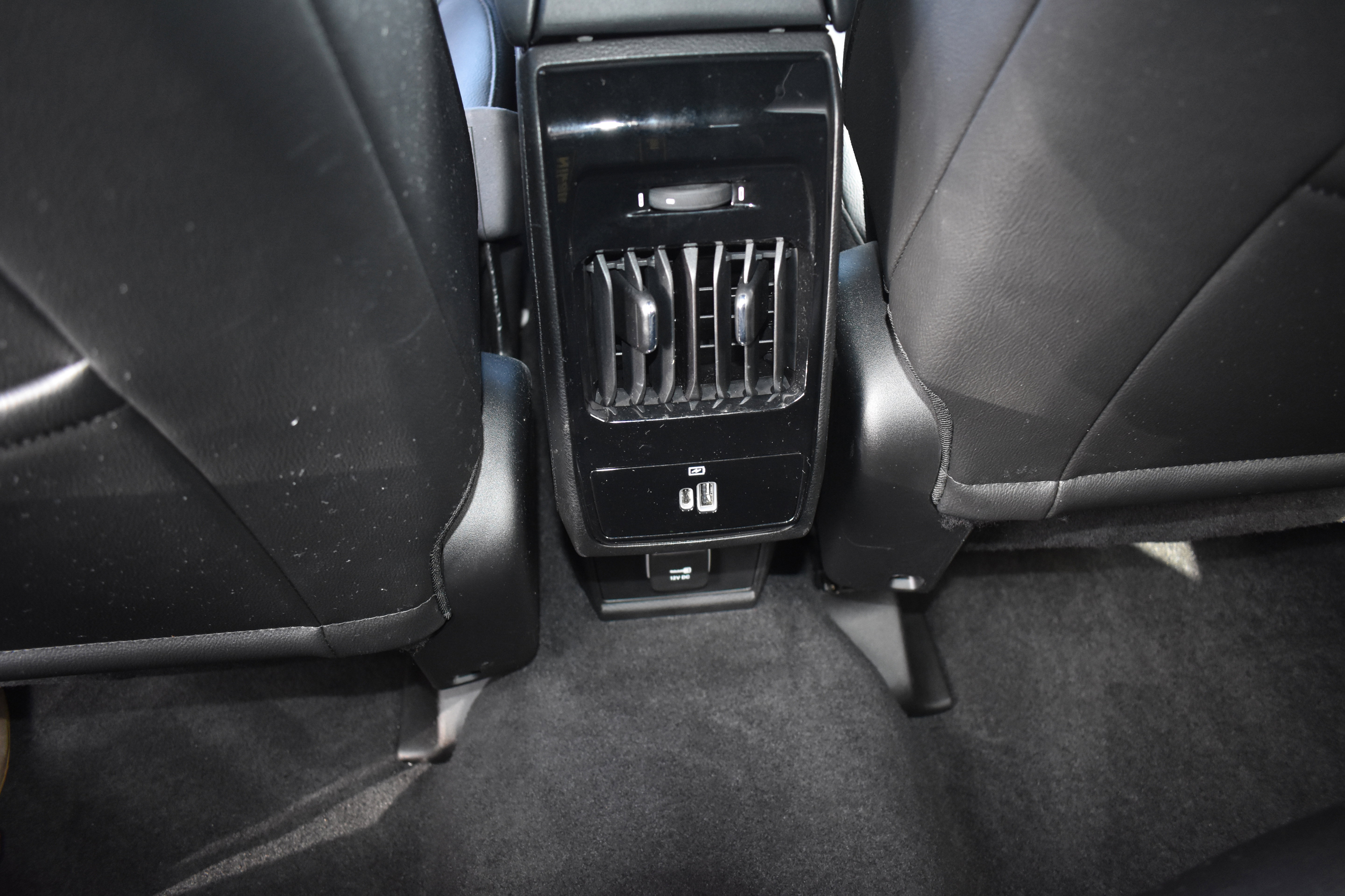 Used 2025 Jeep Compass Limited w/ Elite Group image 29