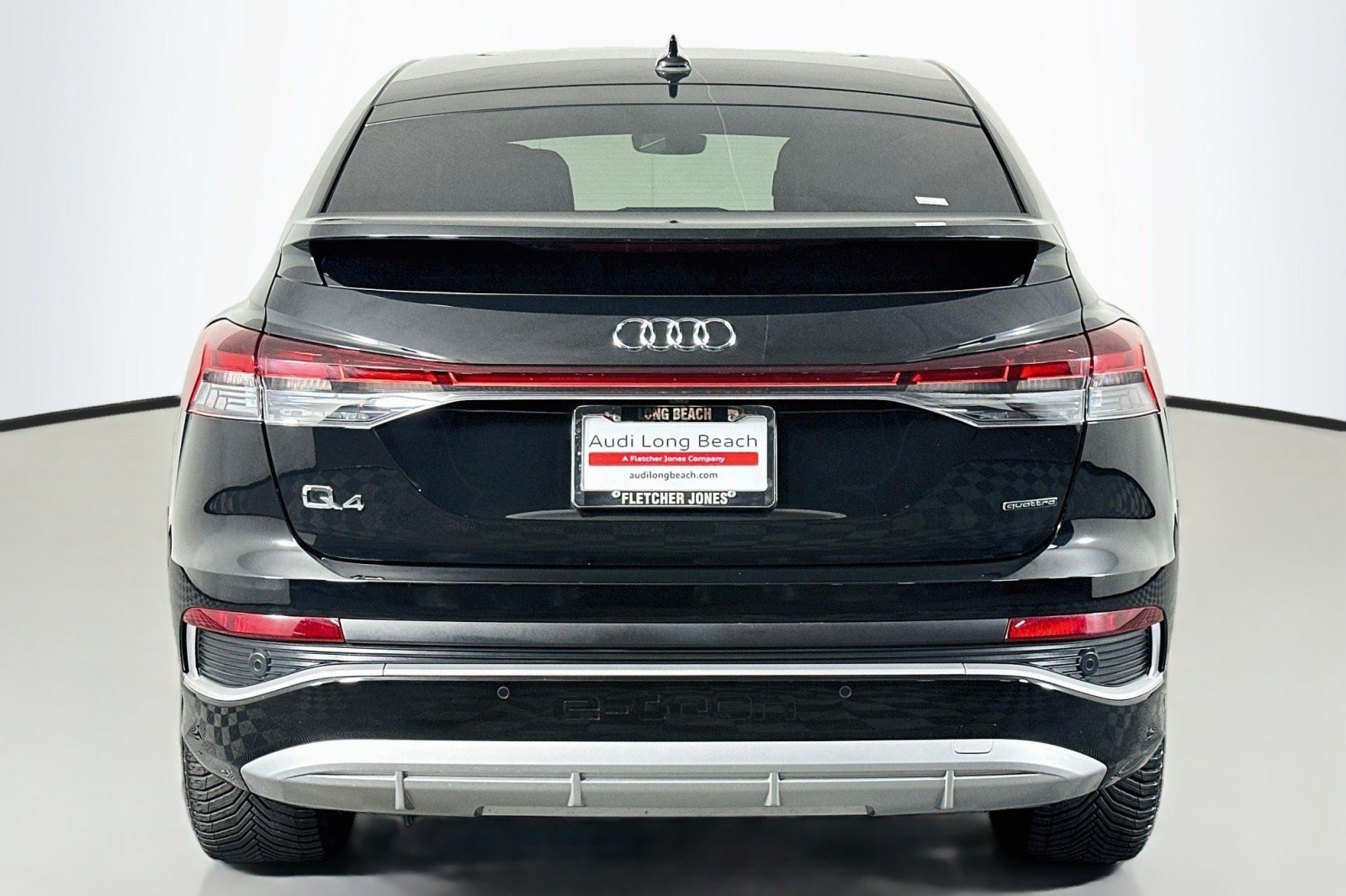 Used 2023 Audi Q4 e-tron Premium Plus w/ Premium Plus AWD/4WD image 3