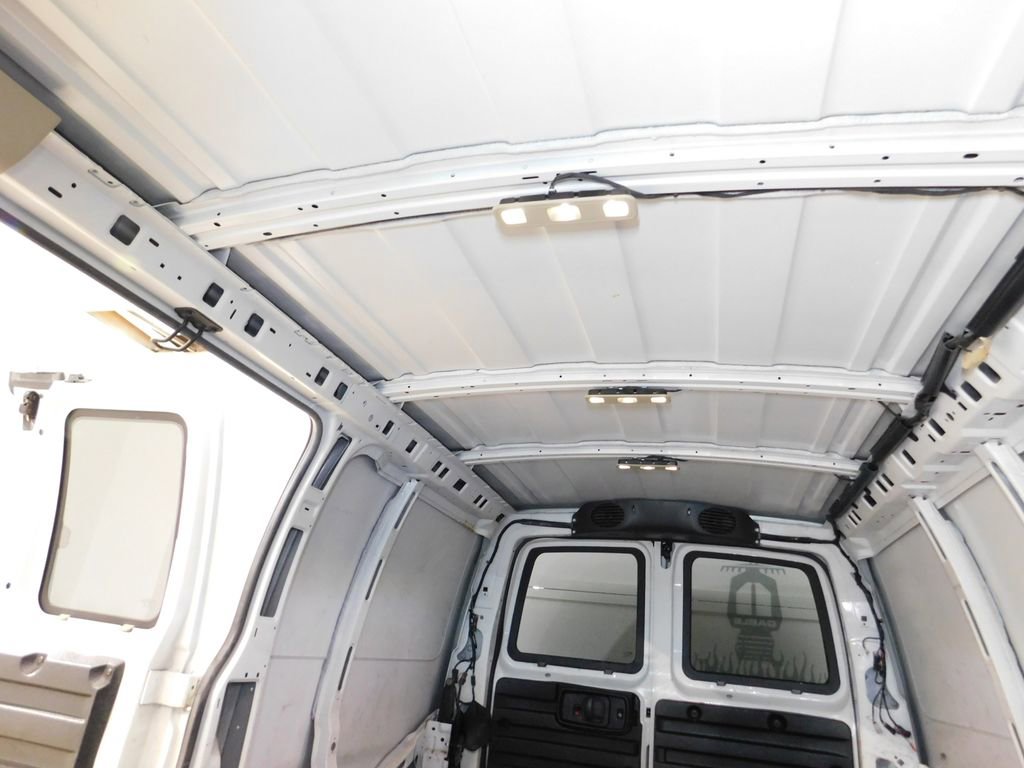 Used 2017 GMC Savana 2500 RWD image 91