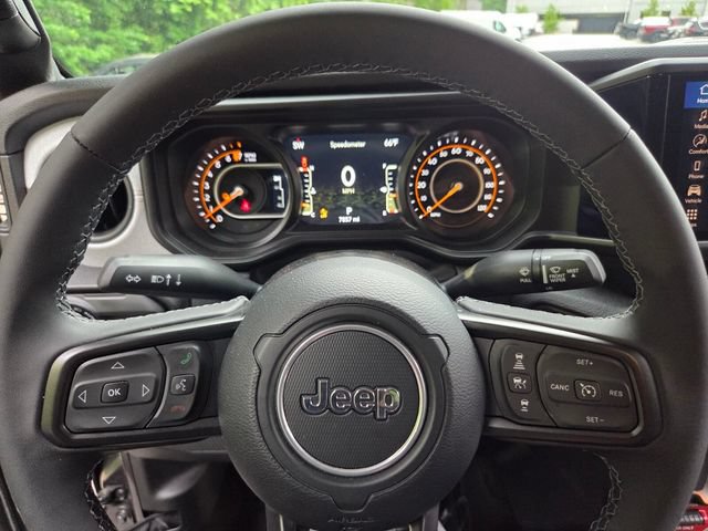 Used 2025 Jeep Gladiator Sport AWD/4WD image 25