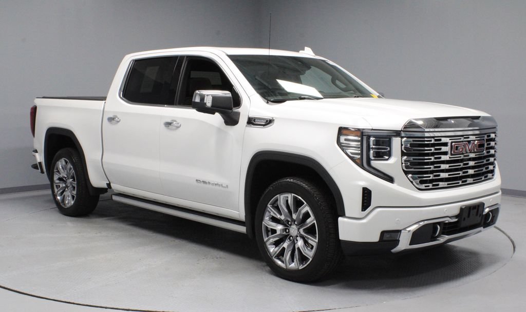 Used 2024 GMC Sierra 1500 Denali w/ Denali Reserve Package AWD/4WD image 1