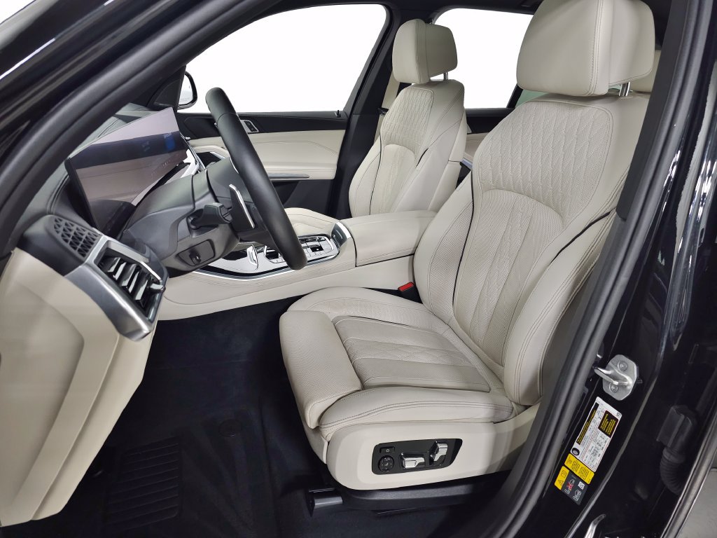 Used 2024 BMW X5 xDrive50e w/ M Sport Package AWD/4WD image 17