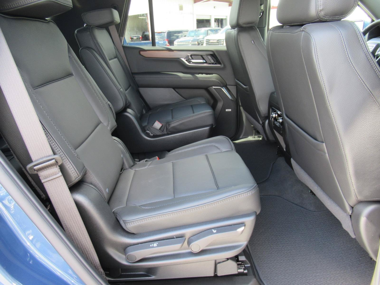 New 2026 GMC Yukon Denali w/ Sun & Power Step Package RWD image 32