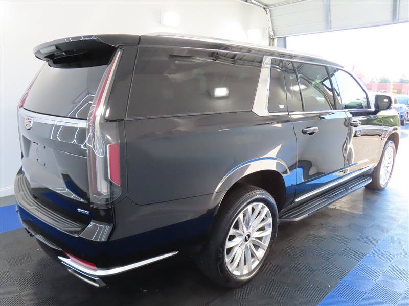 Used 2024 Cadillac Escalade ESV Luxury AWD/4WD image 16