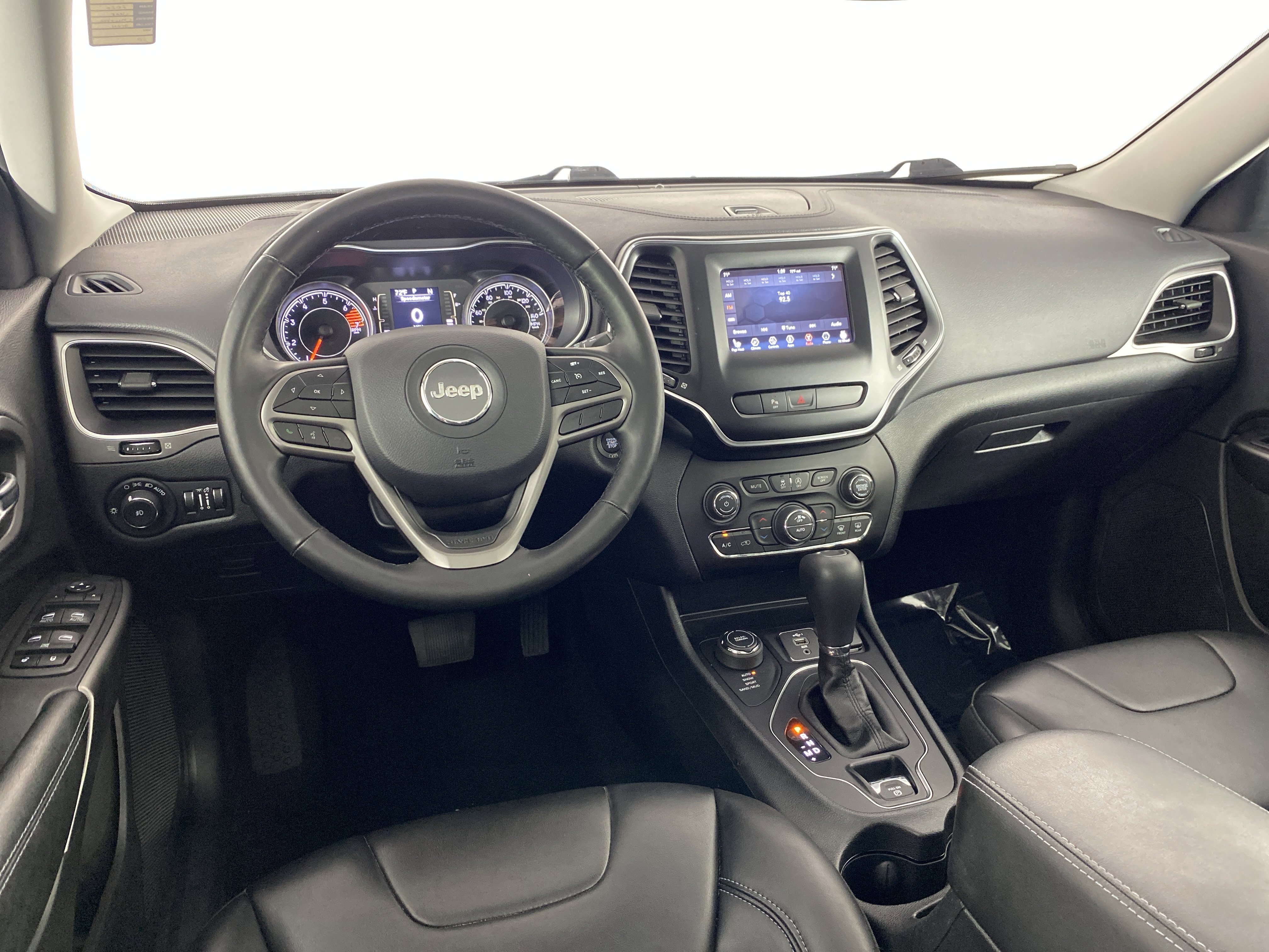 Used 2020 Jeep Cherokee Latitude Plus w/ Comfort/Convenience Group image 47