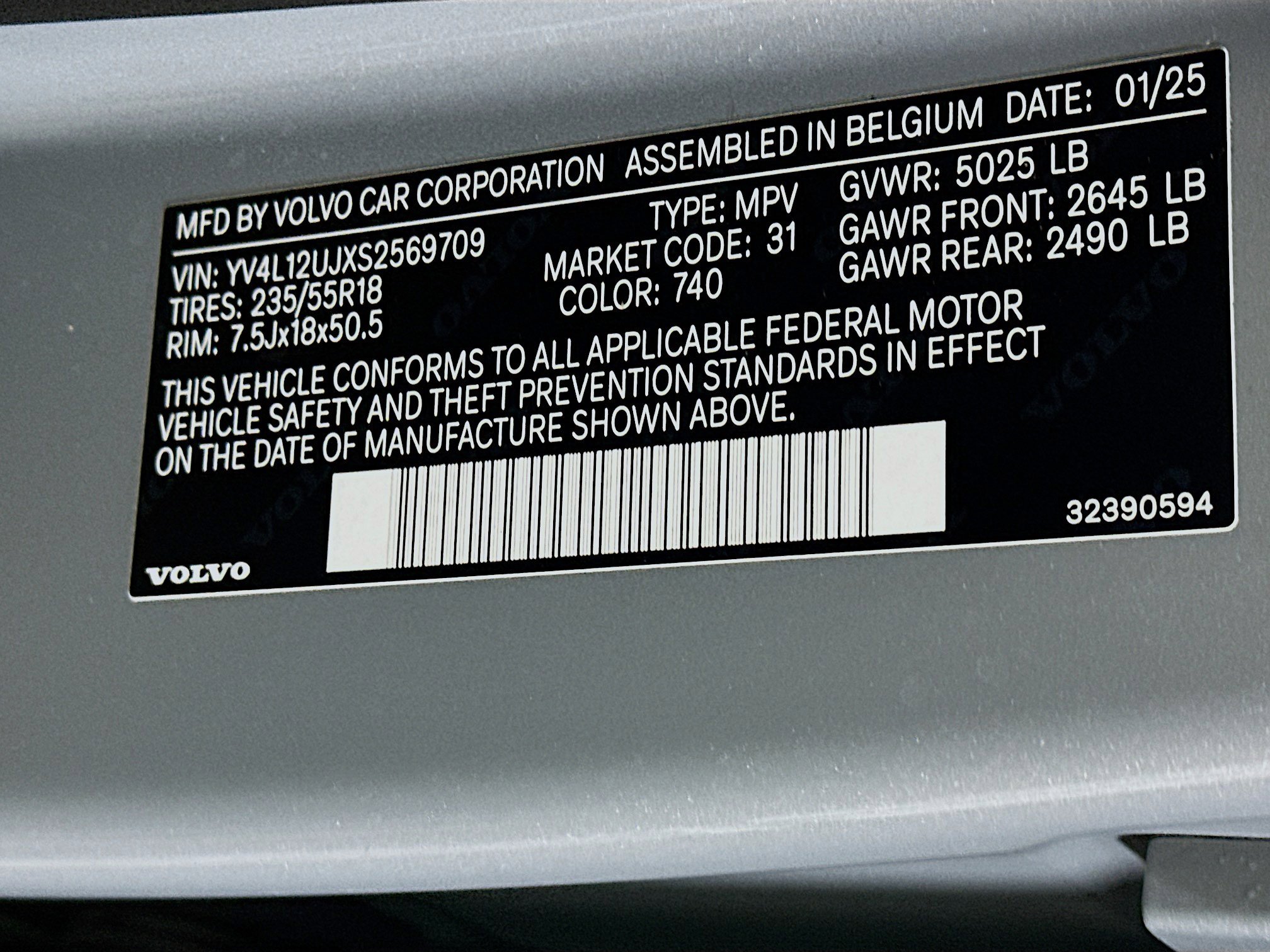 Used 2025 Volvo XC40 B5 Core image 12