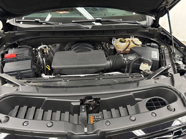 Used 2021 Chevrolet Tahoe Z71 w/ Rear Media and Nav Package image 3