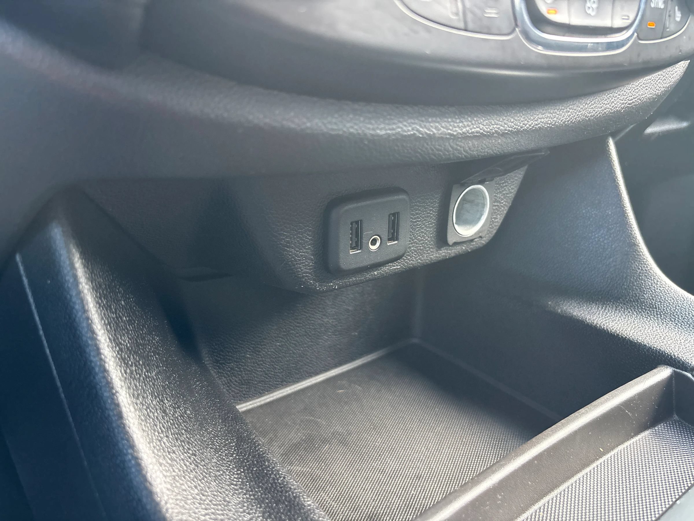 Used 2021 Chevrolet Traverse LT AWD/4WD image 36