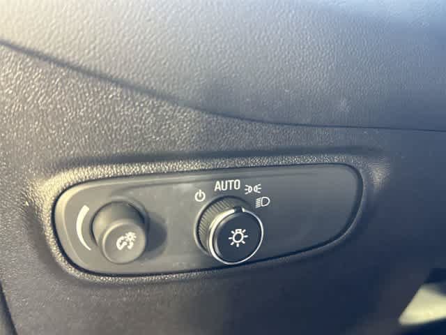 Used 2018 Chevrolet Equinox LT AWD/4WD image 21