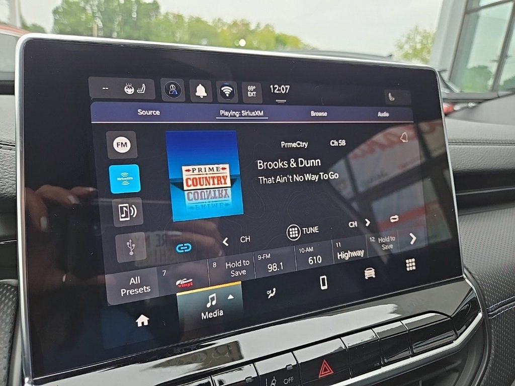 Used 2026 Jeep Compass Latitude image 47