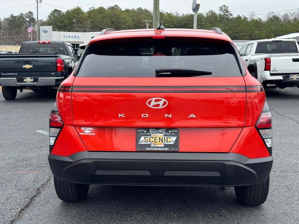 Used 2025 Hyundai Kona SEL image 4