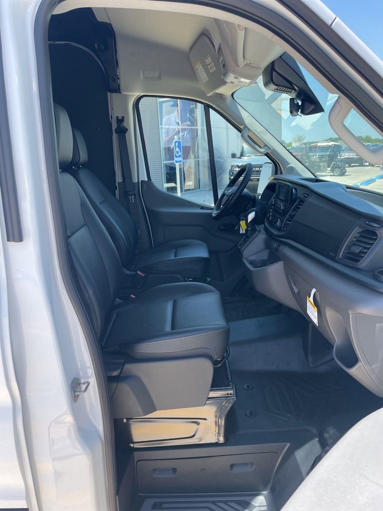 New 2025 Ford Transit 250 148 Medium Roof w/ Load Area Protection Package image 18