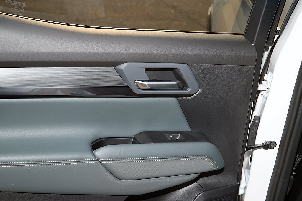 New 2027 GMC Terrain AT4 w/ Technology Package II AWD/4WD image 31