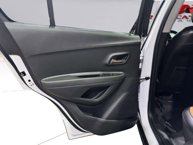 Used 2020 Chevrolet Trax LT w/ LT Convenience Package image 43