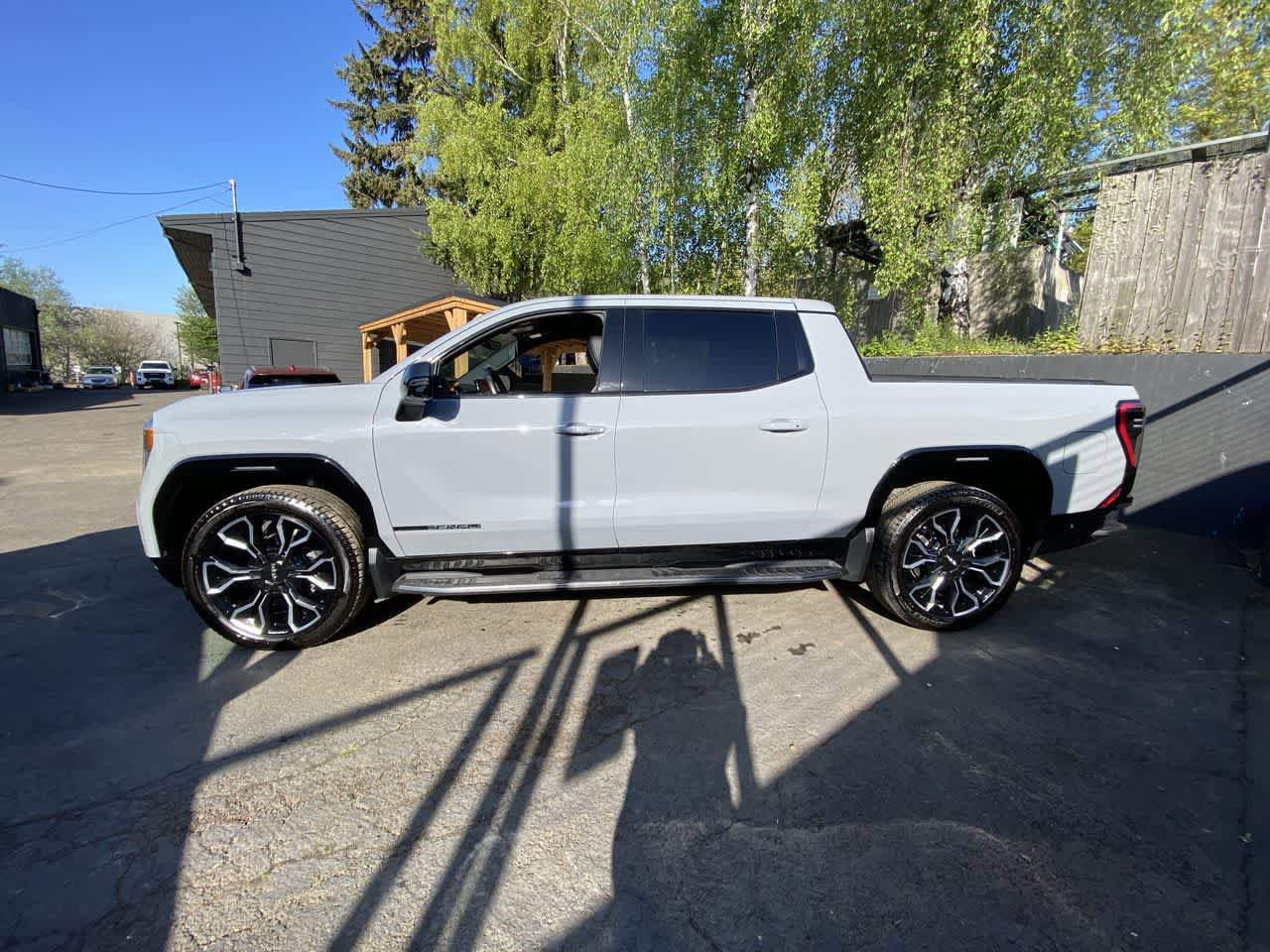 Used 2024 GMC Sierra EV Denali AWD/4WD image 3