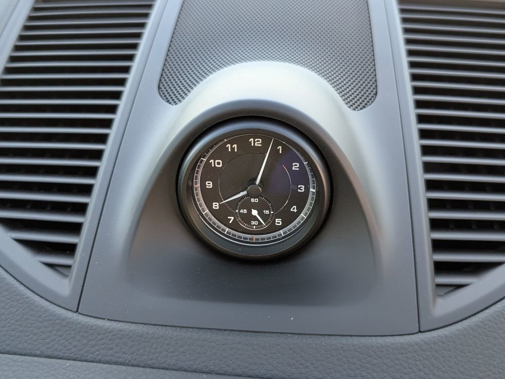 Certified 2022 Porsche Macan image 16