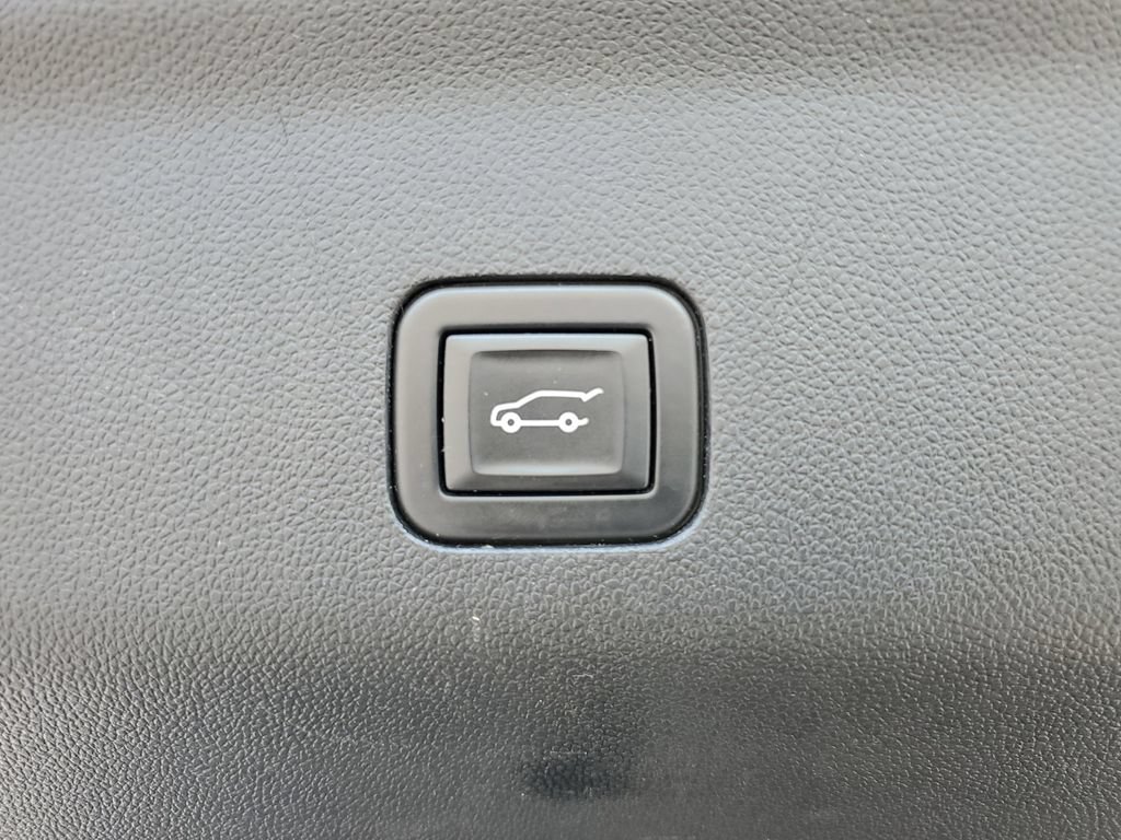 Certified 2023 Chevrolet Suburban High Country AWD/4WD image 37