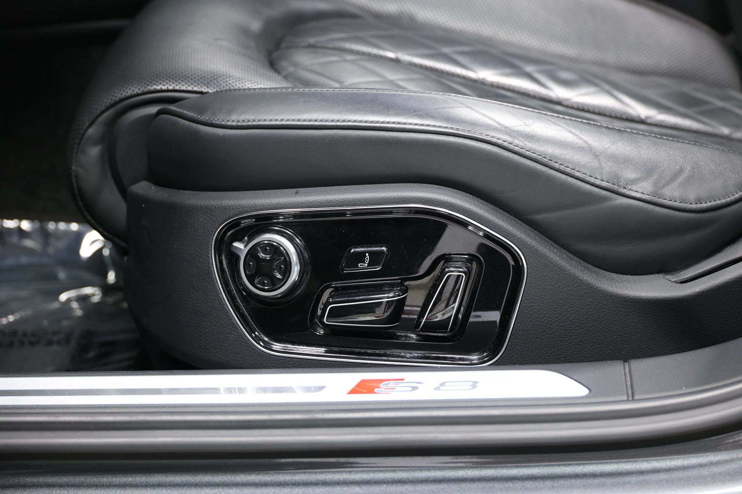 Used 2016 Audi S8 Plus AWD/4WD image 15