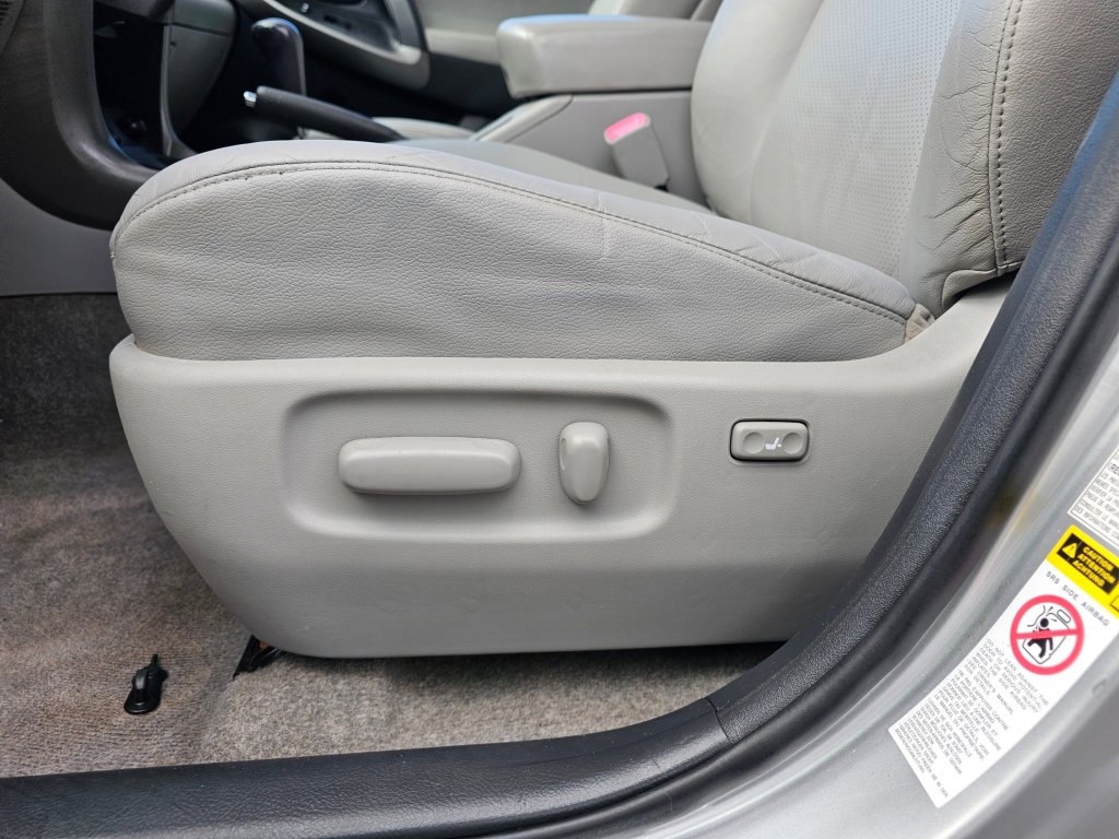 Used 2010 Toyota RAV4 Limited image 30