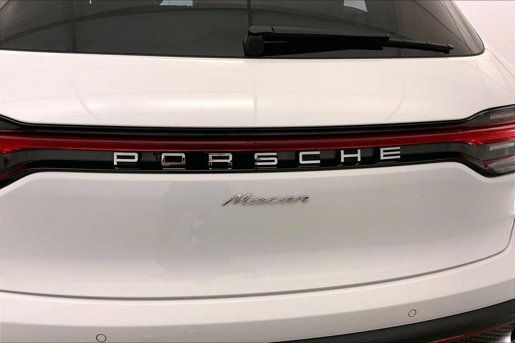 Used 2023 Porsche Macan AWD/4WD image 30